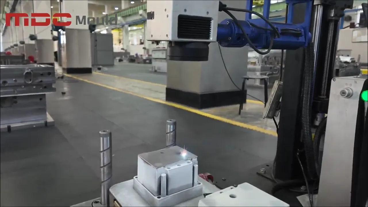 精密模具